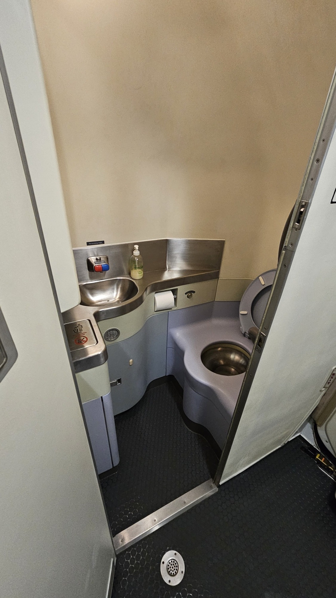 The aircraft toilet