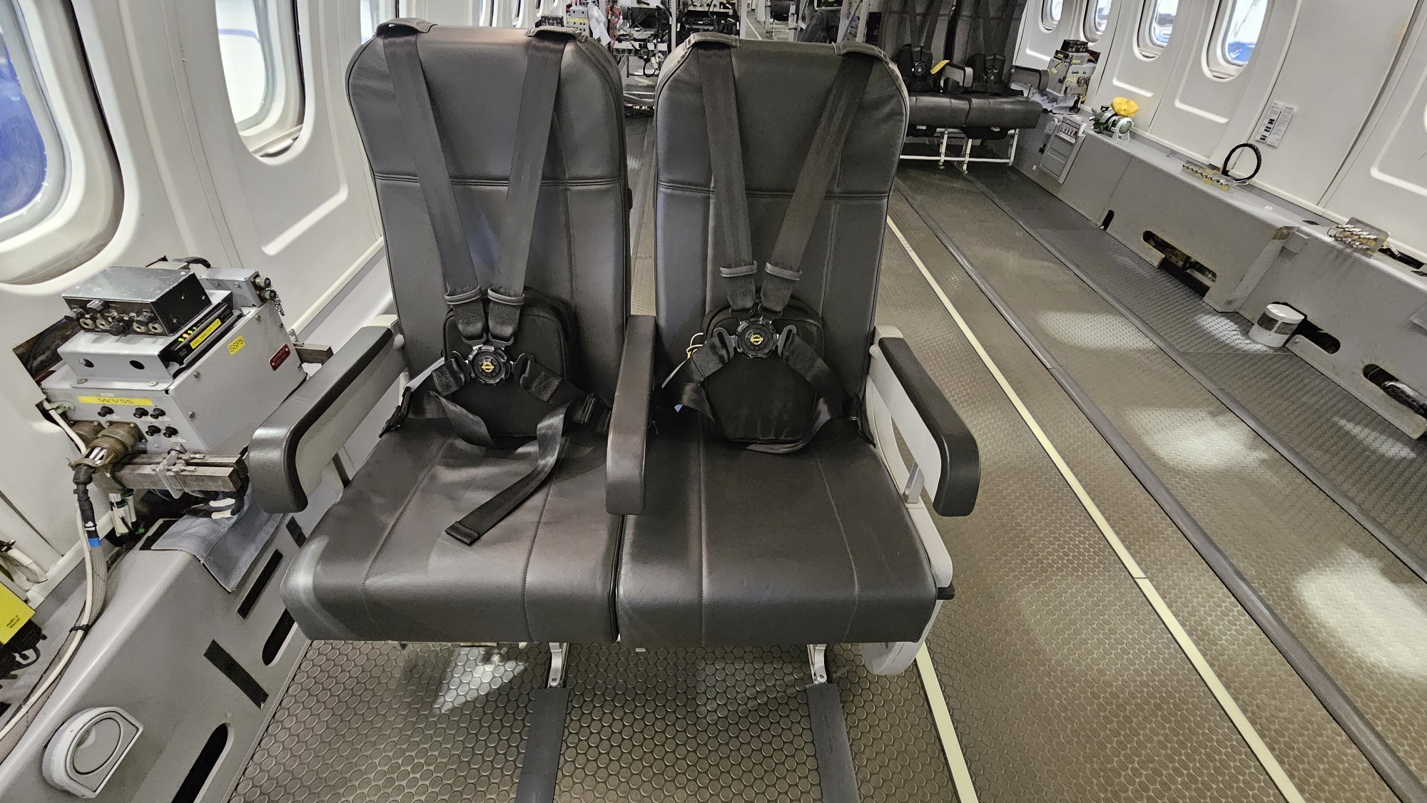 Standard aircraft seating
